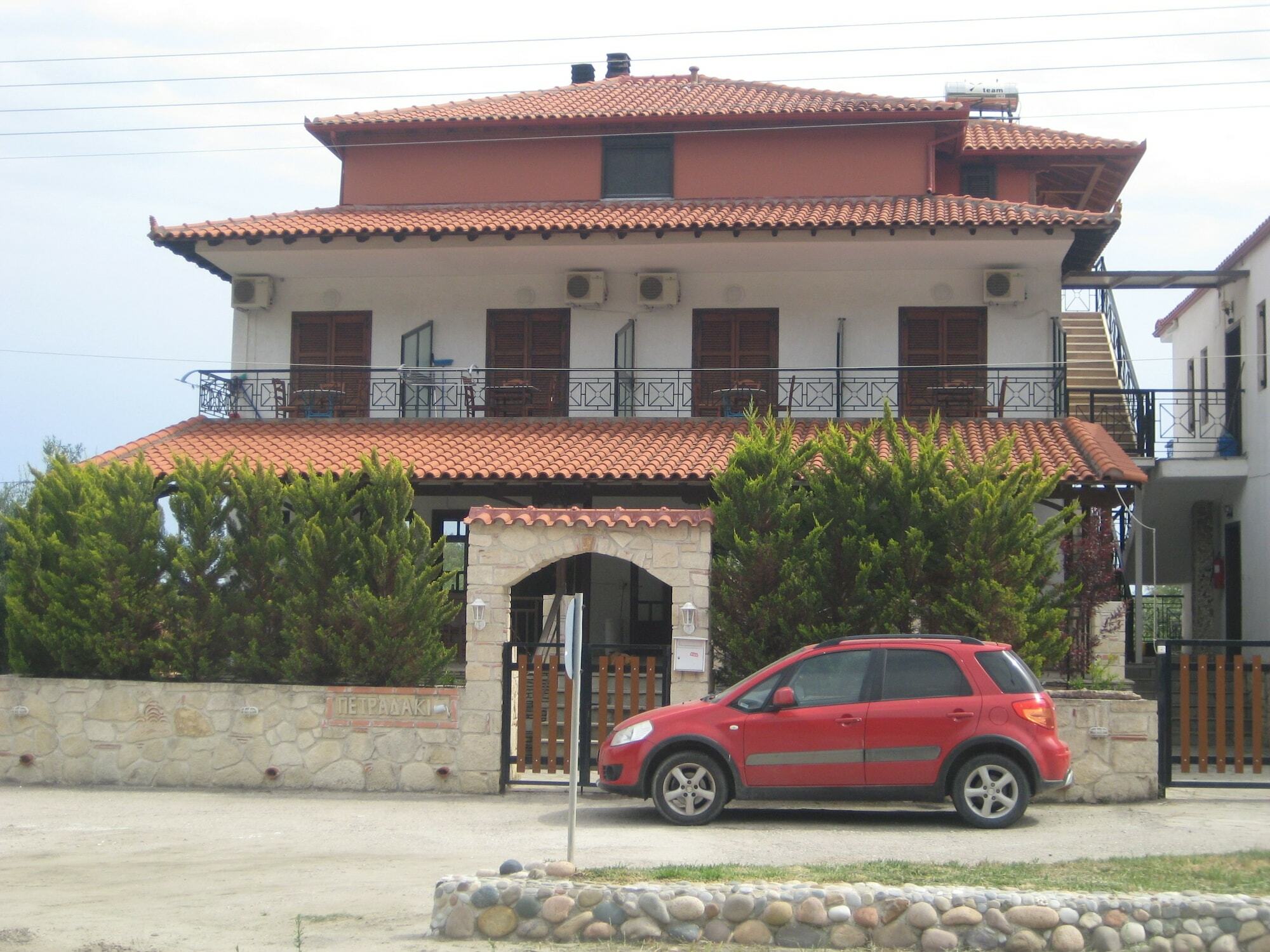 Petradaki Apartments Mola Kalyva Exterior photo